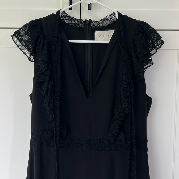 Alexis Dresses & Skirts - Alexis Short Lace Dress